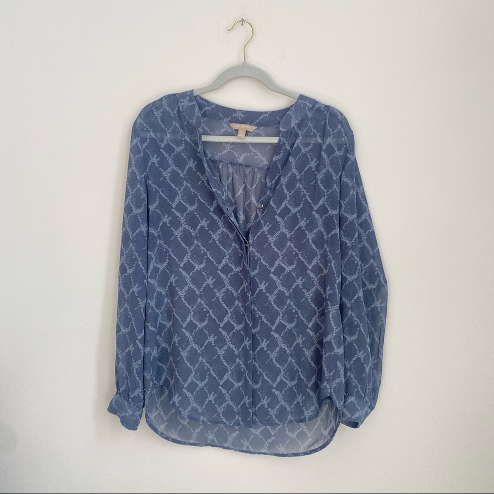 Banana Republic Gauzy Patterned Button Up Blue Blouse, Size Medium